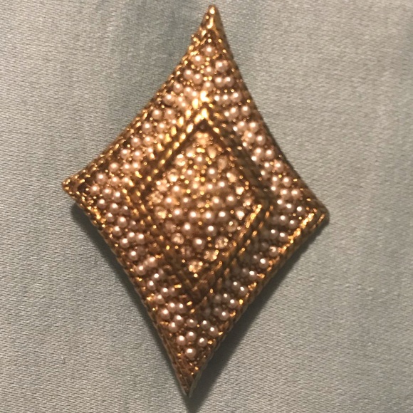 Jewelry - 🌵 3/$20.     Antique brooch